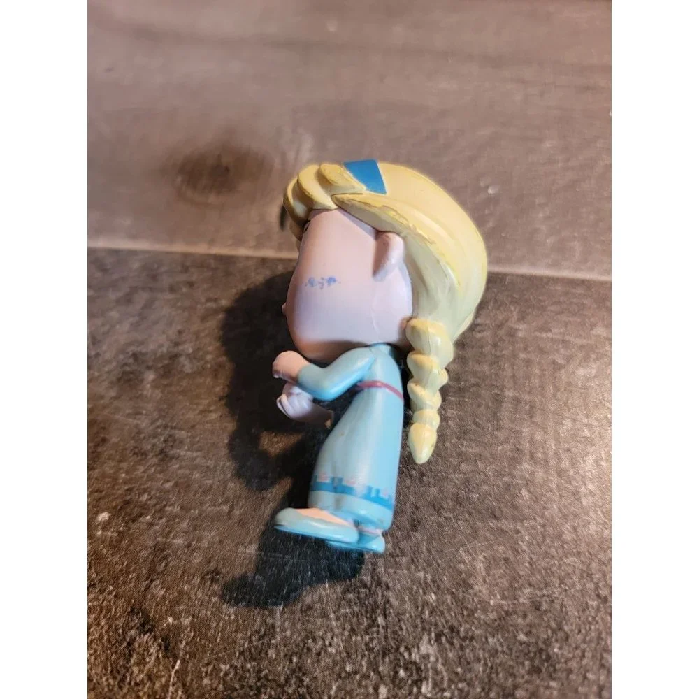 Young Elsa frozen Disney 2014 funko‎ toy figure
